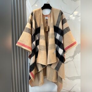 Burberry Reversible Cashmere Cape